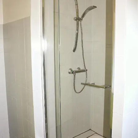 Aux 6 Hirondelles Apartamento *