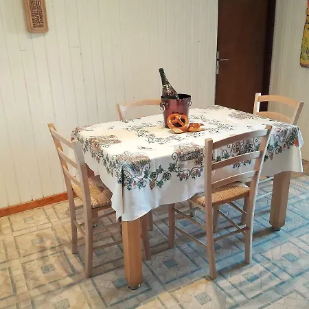 Aux 6 Hirondelles Apartamento